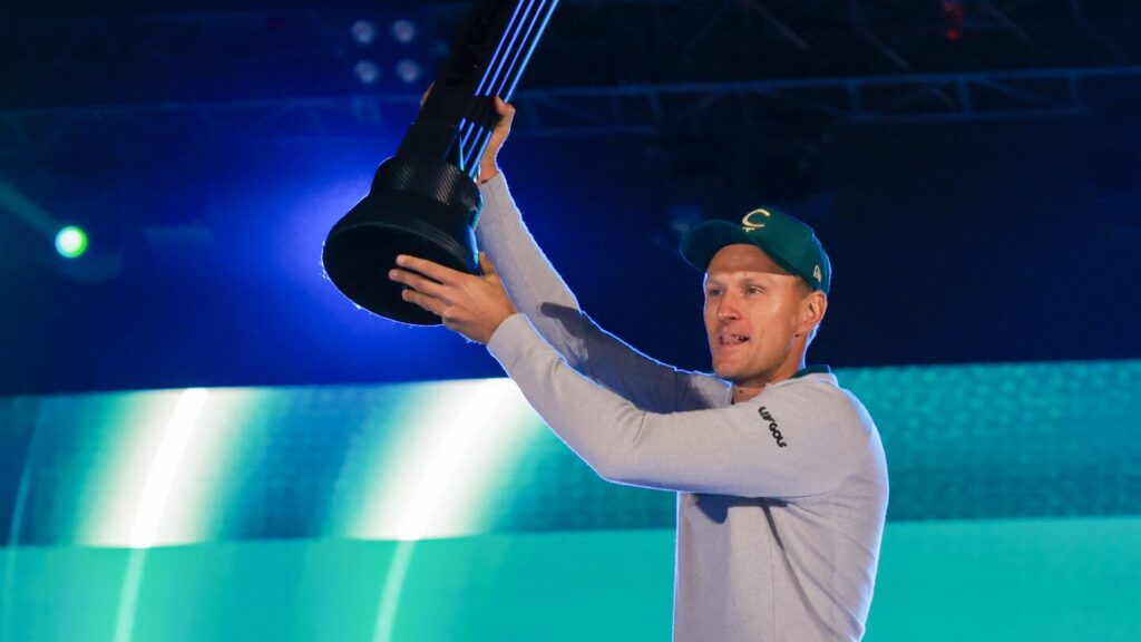 Adrian Meronk wins LIV Golf season opener under the lights