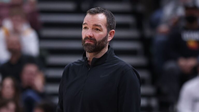 Sources: Mavs' Jensen to coach alma mater Utah
