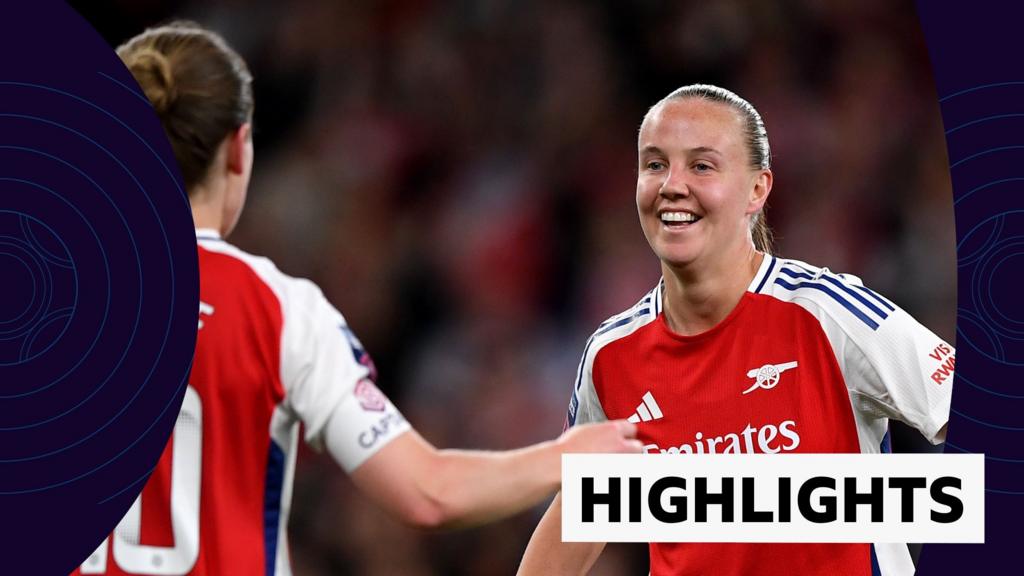 Arsenal thrash Leicester to keep title hopes alive