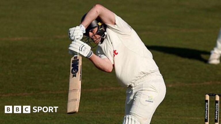 Kellaway best sees Glamorgan pile pressure on Kent